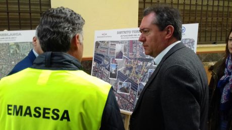 Visita Alcalde de Sevilla Obras EMASESA en el Distrito Torreblanca